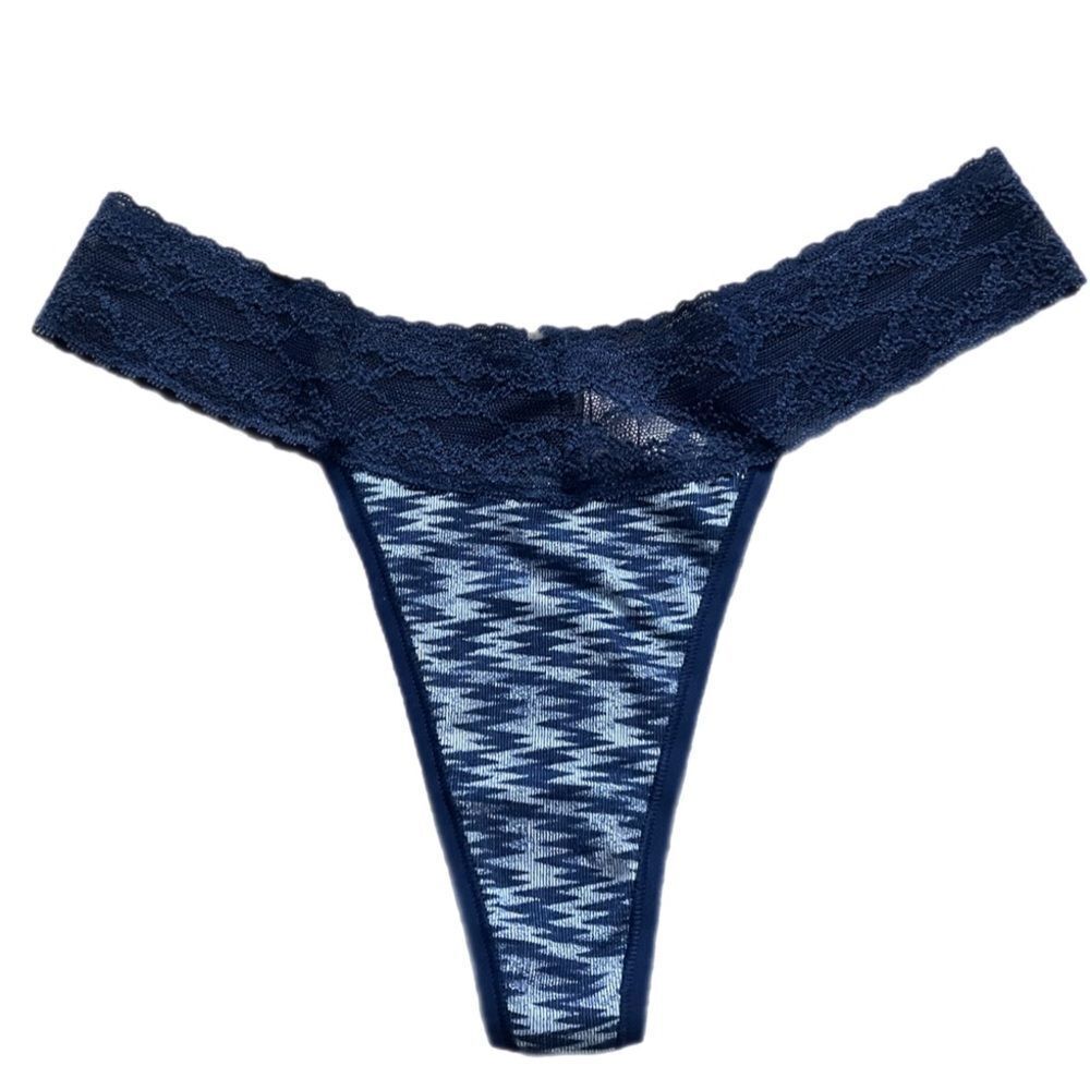 Victoria’s Secret Low Rise Cotton Lace Waist thong panty Blue animal print Large